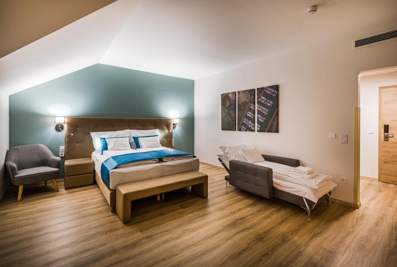 Kistücsök Food&room Bed and breakfast 4*